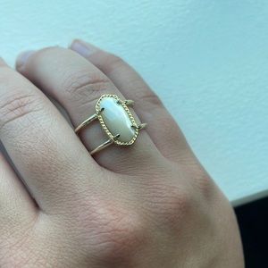 Kendra Scott Elyse Gold Ring- White Stone (7)